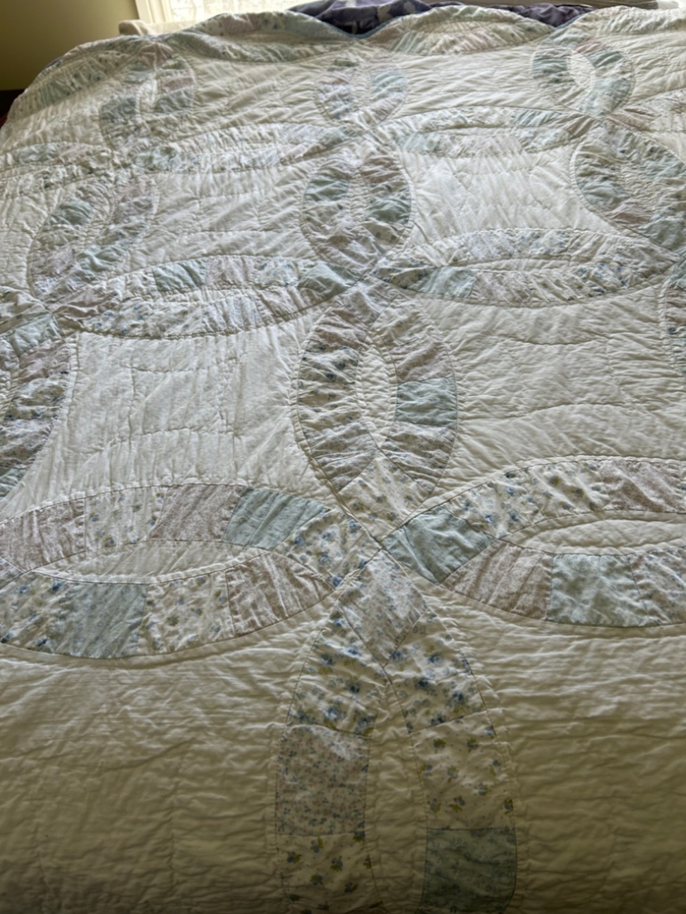 Hand Stitched Double Wedding Ring Quilt - Full